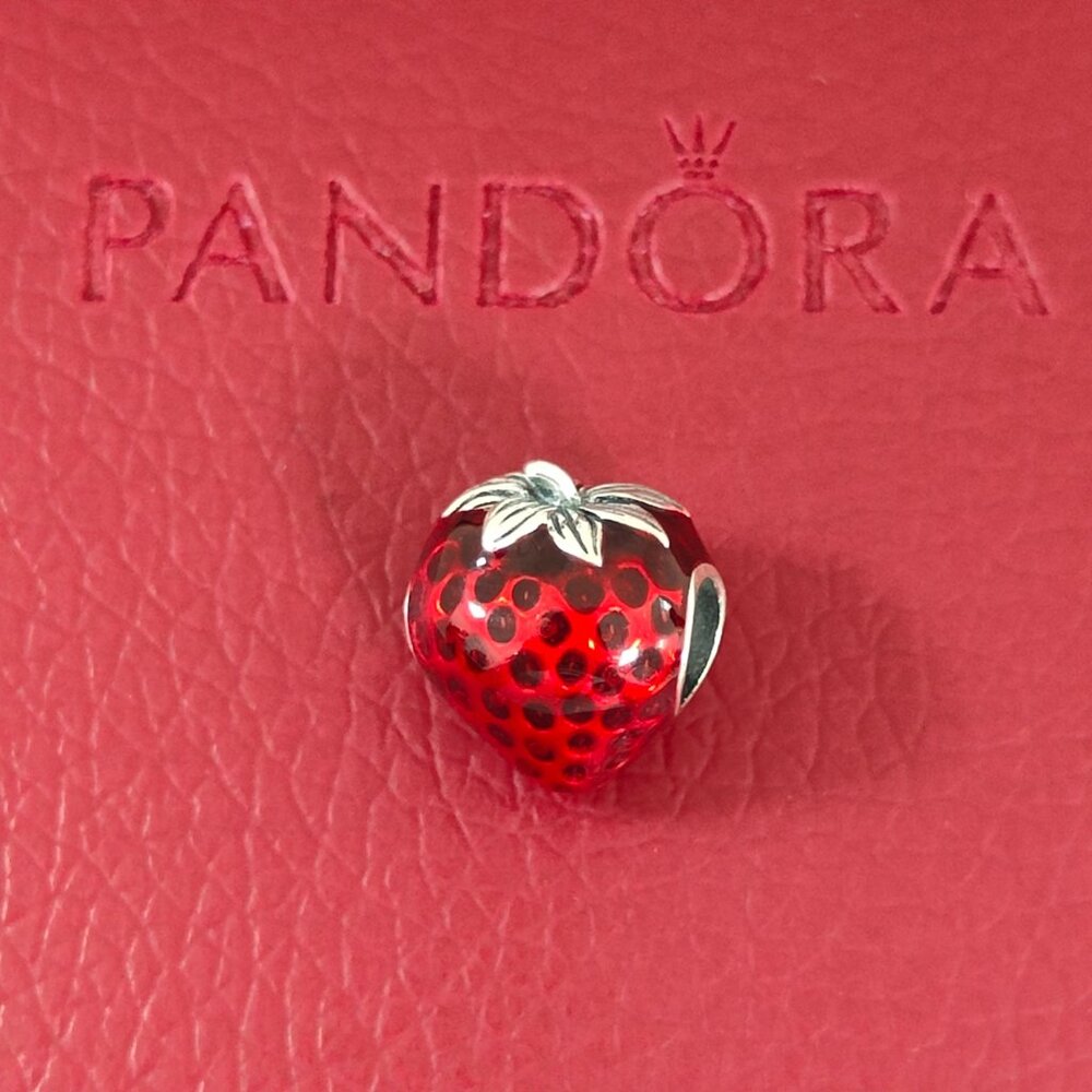 Pandora Seeded Strawberry Fruit Charm S925 sterling silver with box